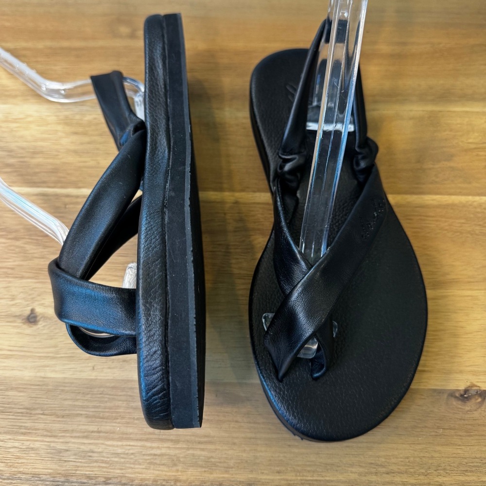 Walk with Dada Women 7 Black Padded Leather Thong Platform Sandals Twisted Strap